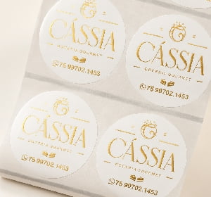 ADESIVO BRANCO COM HOTSTAMPING DOURADO